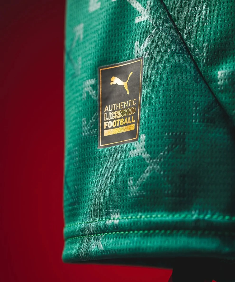 AC Milan fourth Goalkeeper Jersey 2024-25 Player Version